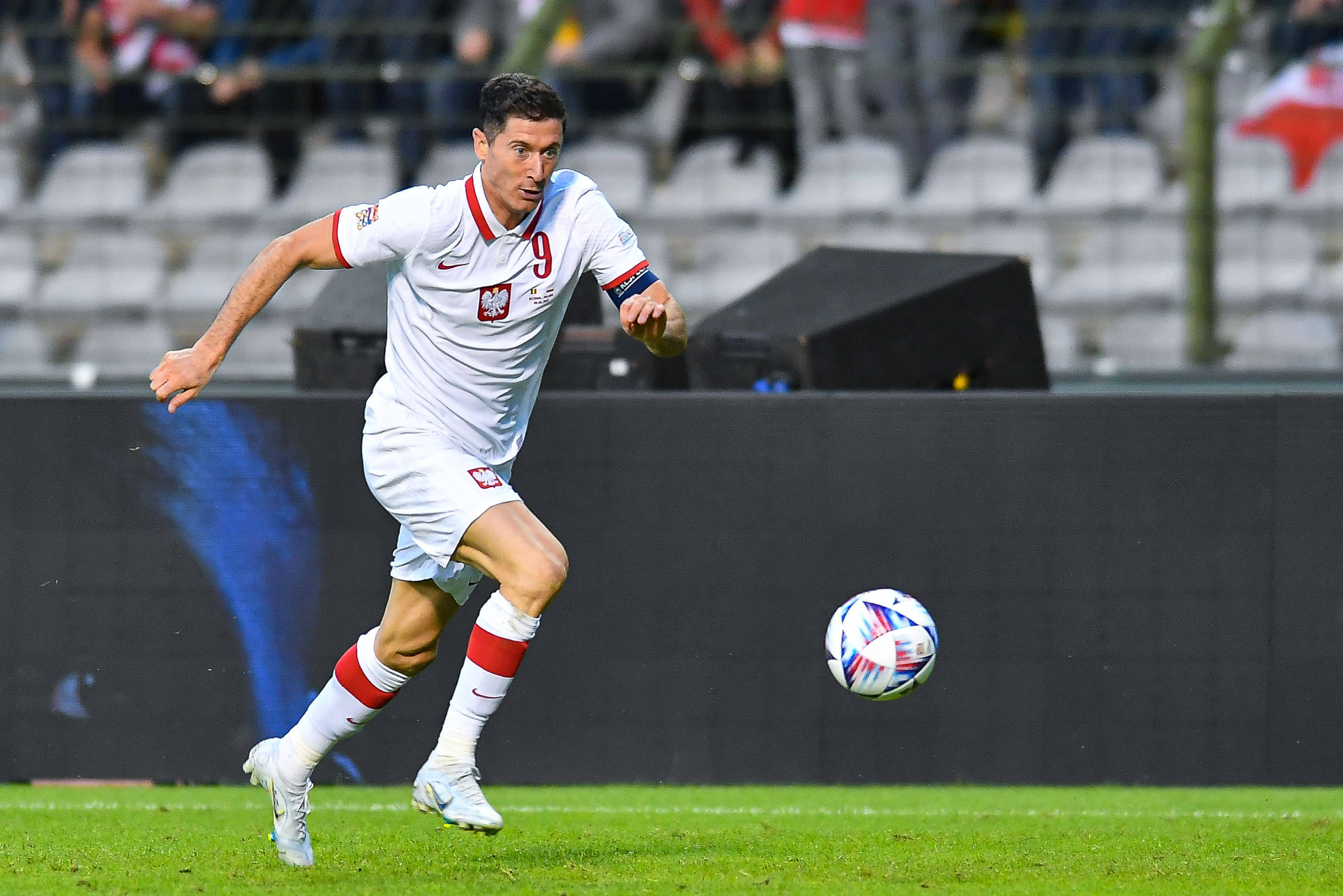 必威体育登录-包含波兰客场大胜保加利亚,欧国联资格赛前景一片光明的词条